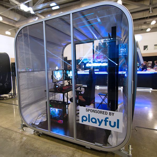OiOXl Portable Exhibit Rooms Fully Brandable Gaming Event Room Exterior