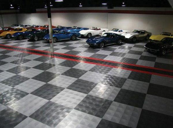 RaceDeck Diamond XL Tile Flooring